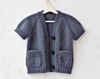 Knitting Pattern - Iris Vest (top-down). Sizes: 3-4 (5-6) 7-8 (9-10) 11-12 years. Download PDF in English