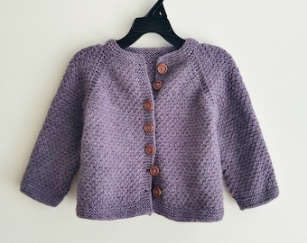 Knitting Pattern - The Aster Cardigan (seamless). Sizes: 3-4 (5-6) 7-8 (9-10) 11-12 years. Download PDF in English