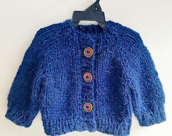 Knitting Pattern - The Cozy Baby Cardigan (top-down). Sizes: 0-3 (3-6) 6-12 (12-24) months. Download PDF in English