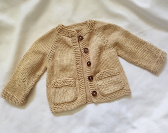 Knitting Pattern - Bear cardigan (top-down). Sizes: 0-3 (3-6) 6-12 (12-24) months. Download PDF in English