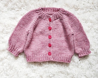 Knitting Pattern - The Poppy Baby Cardigan (top-down). Sizes: 0-3 (3-6) 6-12 (12-24) months. Download PDF in English