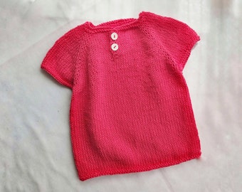 Knitting Pattern - Peony t-shirt (top-down). Sizes: 0-3 (3-6) 6-12 (12-24) months. Download PDF in English