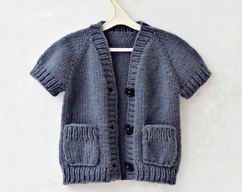 Knitting Pattern - The Iris Vest (top-down). Sizes: 3-4 (5-6) 7-8 (9-10) 11-12 years. Download PDF in English