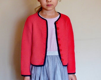 Knitting Pattern - Daisy Cardigan (top-down). Sizes: 3-4 (5-6) 7-8 (9-10) 11-12 years. Download PDF in English