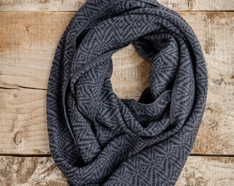 Infinity scarf alpaca - Grey Infinity scarf - Knitted Scarf - Tube scarf - circle scarf - Loop scarf - Warm knit scarf - Neutral scarf -