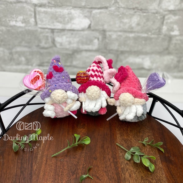 Crochet Pattern: Mini Valentine Gnomes / Amigurumi Gnomes / Low Sew Gnome Pattern