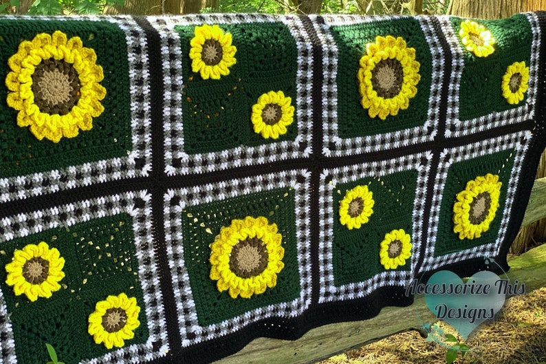 Modern Sunflower Plaid Blanket Crochet Pattern/ Throw / Textured / Colourwork / Flowers / Squares / Summer image 2