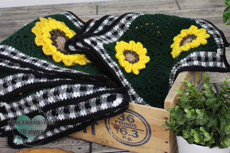 Modern Sunflower Plaid Blanket Crochet Pattern/ Throw / Textured / Colourwork / Flowers / Squares / Summer image 6