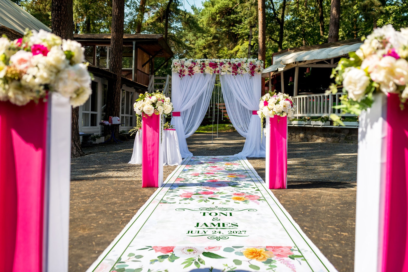 Antique Rose Wedding Aisle Runner Fun Wedding Wedding Roses Etsy