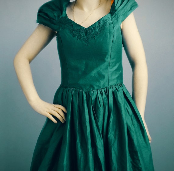 beautiful silk bootle green Laura Ashley dress wi… - image 6