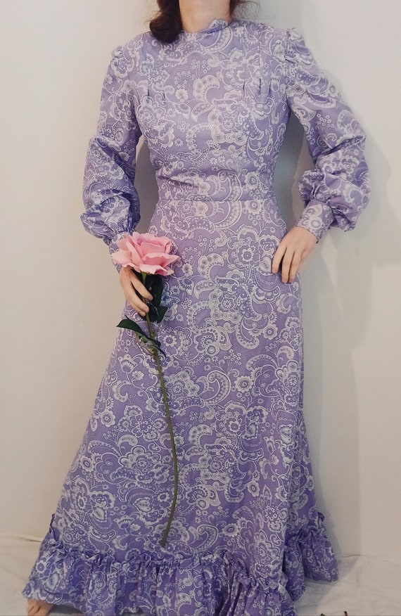 Beautiful lavender 1970 maxi dress long sleeve vic