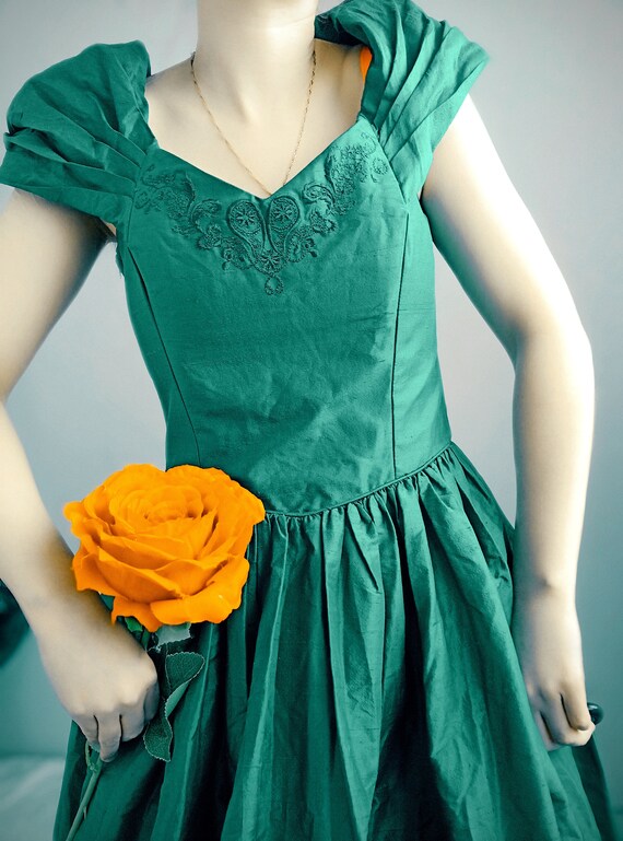 beautiful silk bootle green Laura Ashley dress wi… - image 2