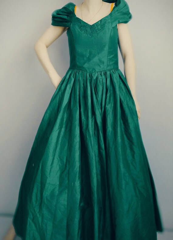 beautiful silk bootle green Laura Ashley dress wi… - image 7