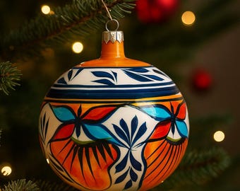 Adornos navideños de Talavera: Bolas de vidrio soplado multicolor (juego de 12)