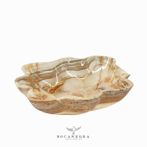 Beige & Brown curved Onyx Bowl, Handcrafted Onyx Bowl, Mexican Onyx, Freeform Dish, Fruit Platter, Serving platter