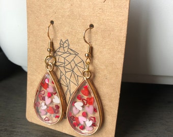 Valentines Day Earrings. Heart Confetti Earrings. Gifts for her. Pink, Red and White Hearts. Resin and Gold Drop Earrings.