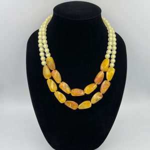 マリーゴールドイエローのダブルストランドステートメントネックレス、大胆なチャンキービーズのマルチレイヤージュエリー、女性へのギフト、誕生日やおばあちゃんへのプレゼント |8