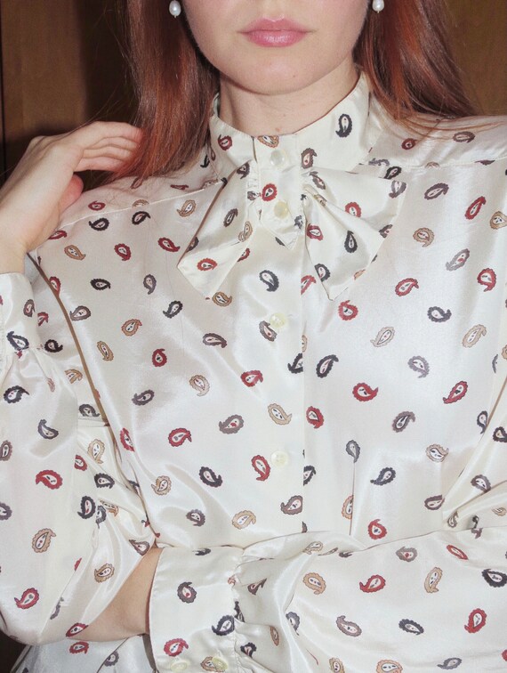 70s/80s vintage paisley bow button blouse - image 3