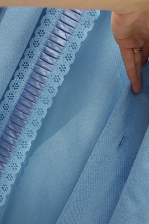 80s powder blue house coat - image 6