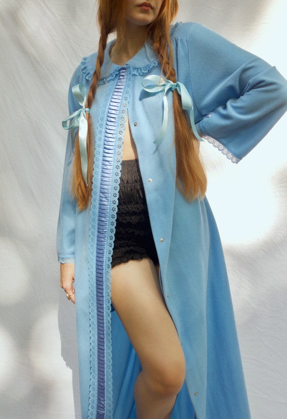 80s powder blue house coat - image 4