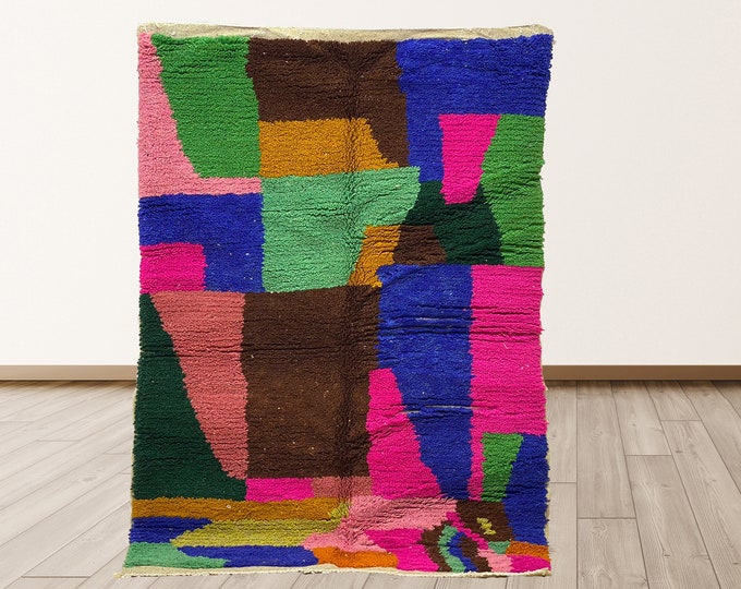 Moroccan Handmade Area Rug: Unique Floor Covering.