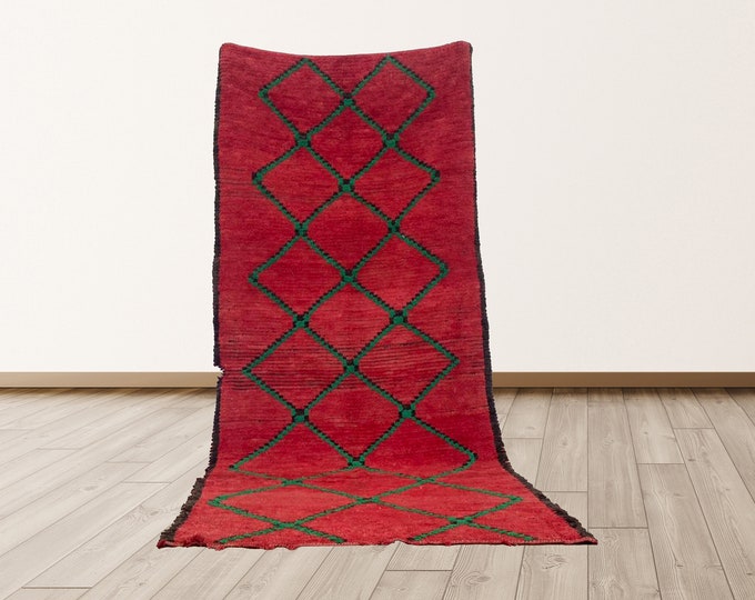 4x9 ft Wool Area Morrocan Berber Vintage Rug.