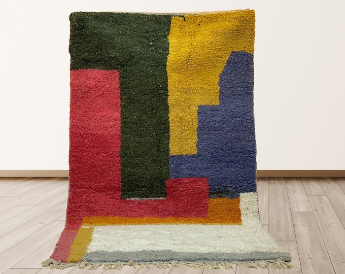 Handmade Moroccan Area Rug: Custom Wool Berber Design.