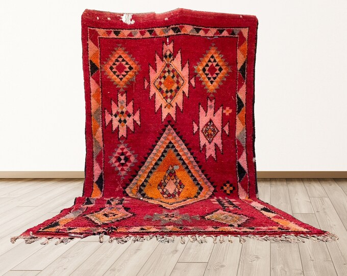 6x10 feet Vintage berber wool for bedroom or living room, moroccan vintage rugs.