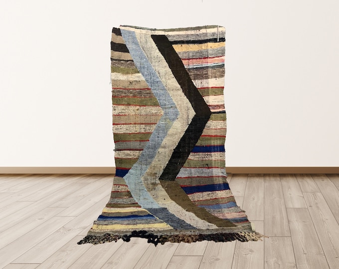 Boucherouite Moroccan Kilim rug 4x7 ft ! Vintage area rug.