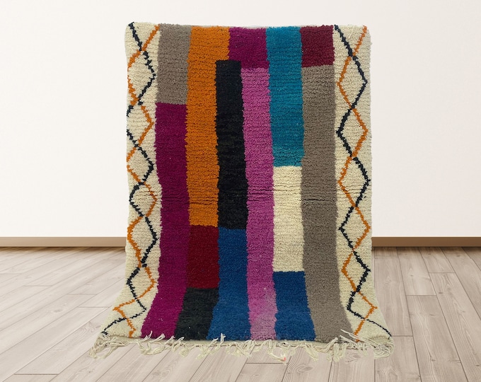 Moroccan Handmade Area Rug: Personalized Bohemian decor.