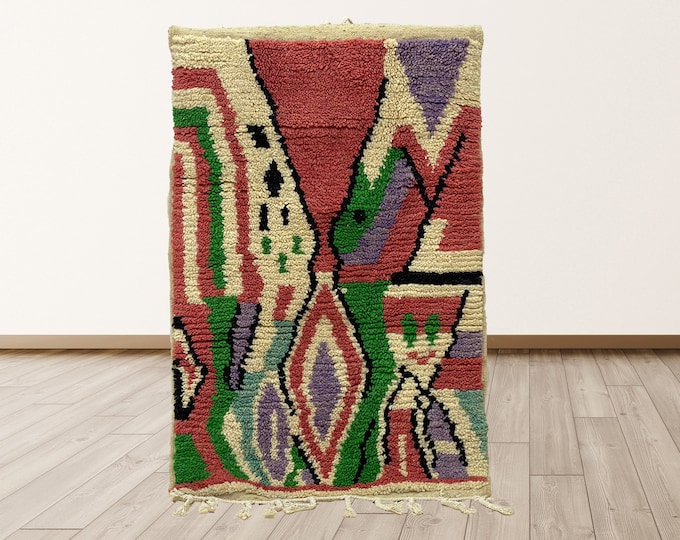 Beautiful Handmade Moroccan Area Rug: Unique Bohemian Decor.
