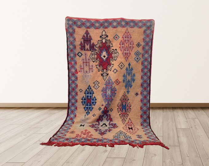 5x9 ft Rug, Vintage berber Moroccan Rug.