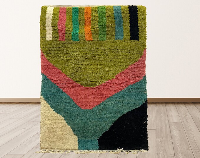Moroccan Handmade Area Rug: Unique Floor Covering.