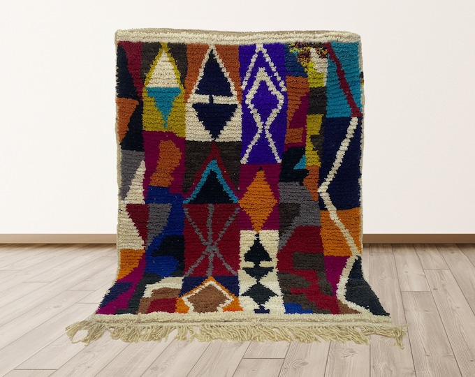 Unique Handmade Moroccan Area Rug: Creative Geometric Design.