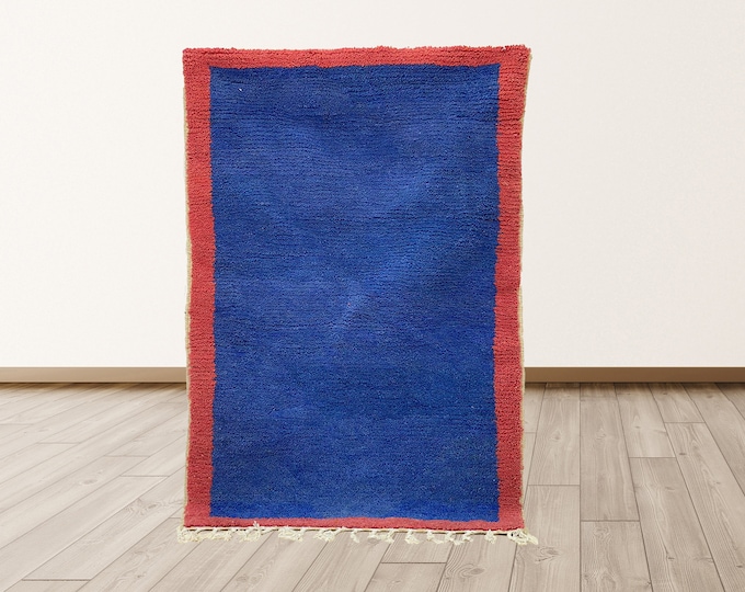 Bordered Moroccan rug: handmade wool Solid blue rug!