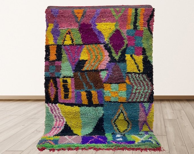 Traditional Moroccan Handmade Area Rug: Authentic Tribal Design.