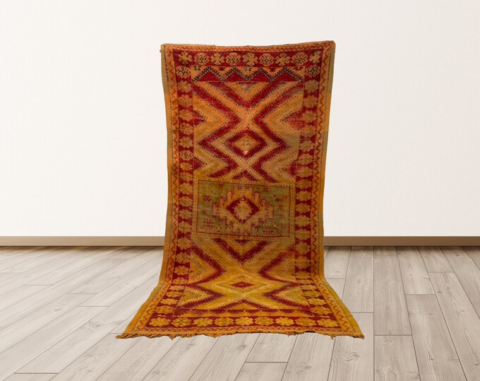 Berber Moroccan Vintage Rug, 4X9 ft Azilal Berber Vintage Rug.