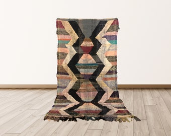 Moroccan berber Kilim rug 4x8 ft ! Vintage area rug.