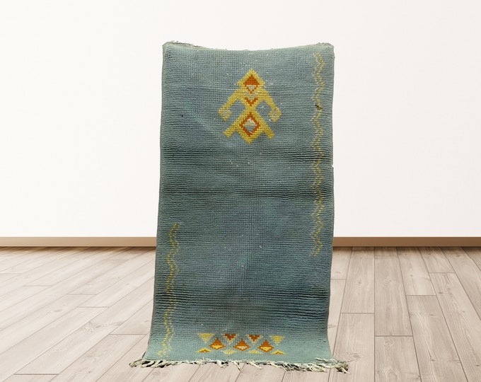 3x5 feet tribal Moroccan vintage rug.
