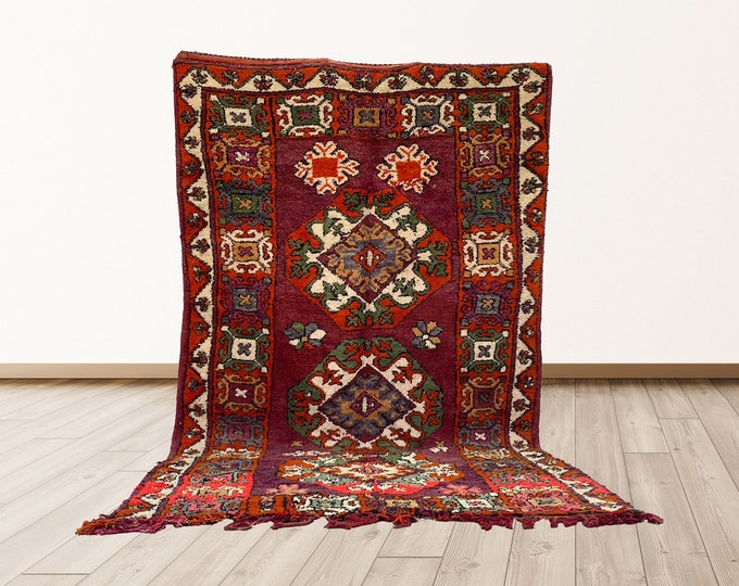 6x10 ft Large vintage rug,