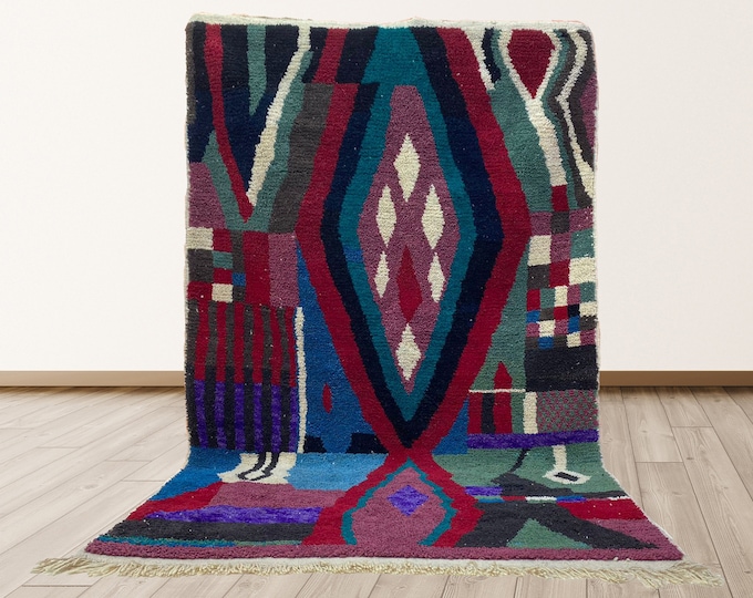 Handmade Moroccan Area Rug: Custom Floor Covering.