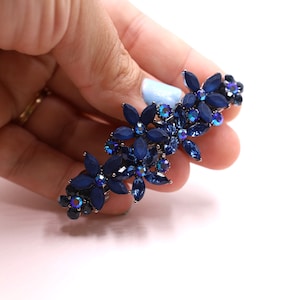 CRYSTAL HAIR CLAW SMALL NAVY BLUE CRYSTAL HAIR CLAW SMALL NAVY BLUE