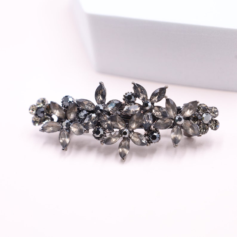 Vintage Inspired Hair Clip - Small Floral Crystal Barrette for Stylish Appeal