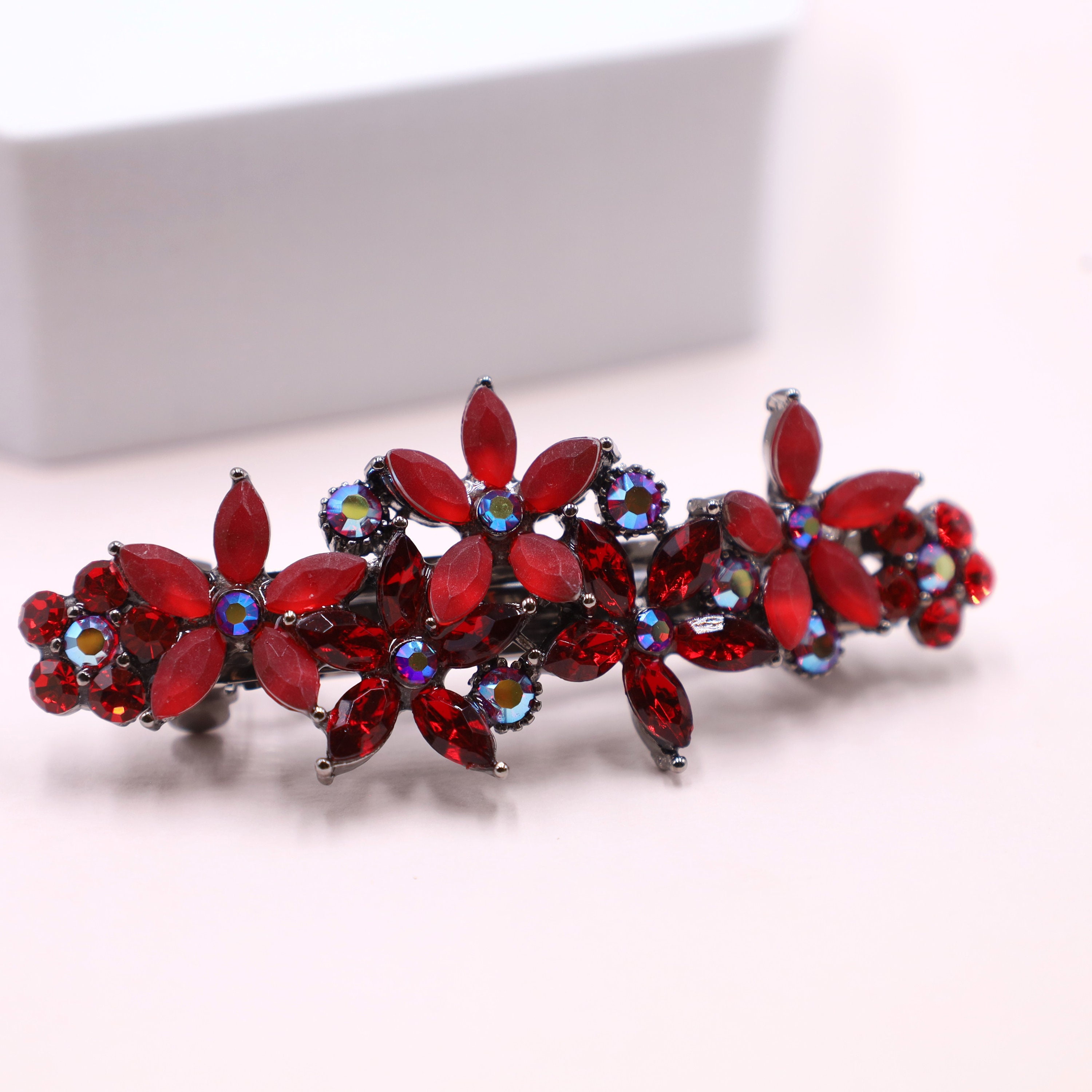 18mm/20mm Round Red Rhinestone Snap Surrounded by Red Rhinestones  (1820-7063)