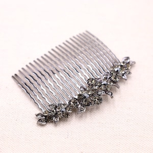 Bridal Splendor in black - Decorative Side Comb, Wedding Hairpiece for Elegance