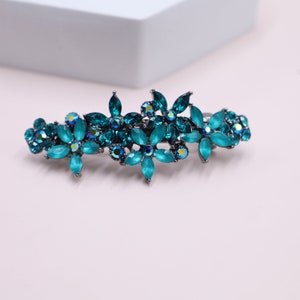 Side-Swept Elegance - Small Floral Crystal Barrette for Effortless Chic