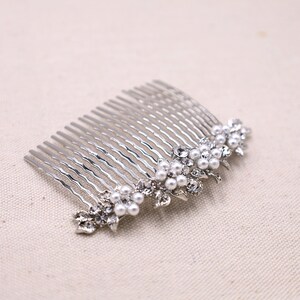 Pearl-Infused Romance - Bridal Hairpiece, Decorative Wedding Side Comb