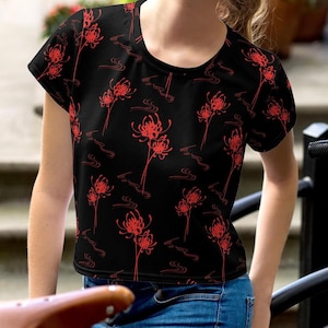 Red Spider Lily Unisex Crop Tee Anime Japanese Design Koi Fish Black Pattern Lycoris Radiata Corpse Flower Higanbana