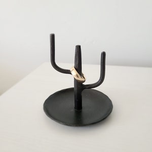 Iron cheap ring holder