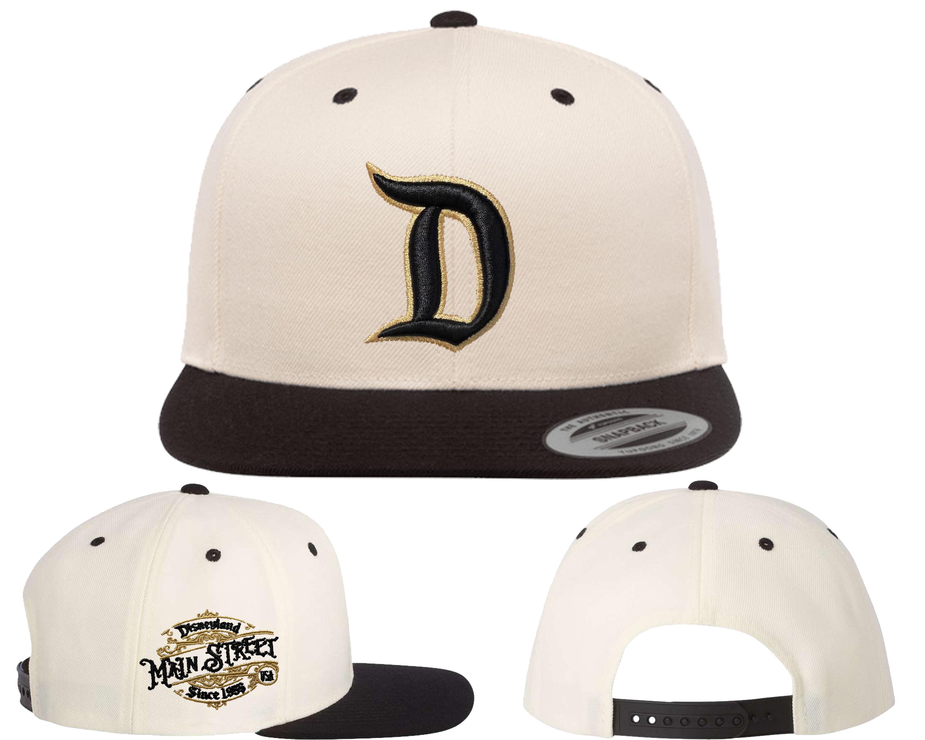 Czapki Disneyland Main Street USA „D” | Haft na czapkach SnapBack Flat Bill, czapkach FlexFit i regulowanych czapkach „Dad”